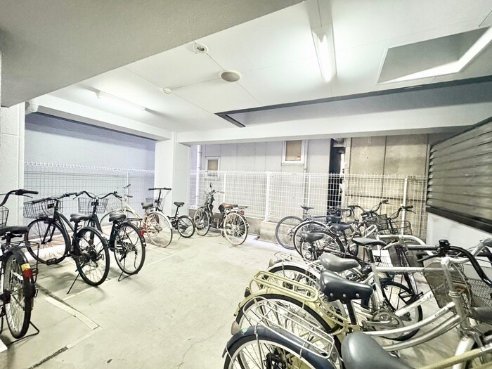 物件外観写真5　(駐輪場)