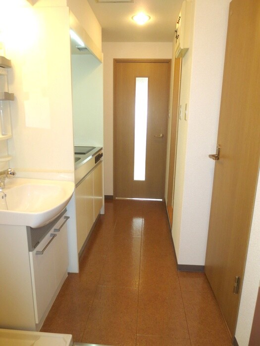 物件内観写真16　(廊下)