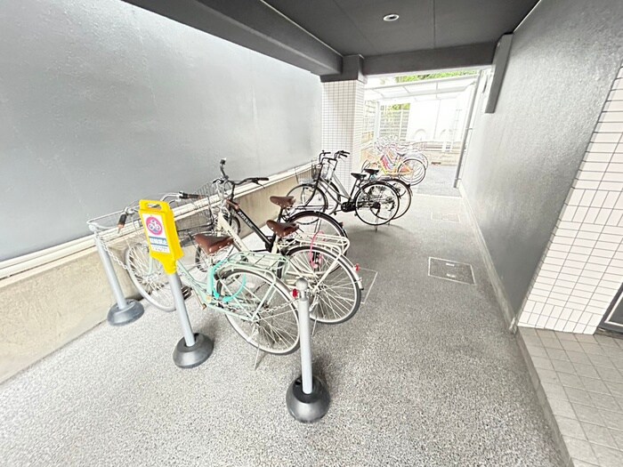 物件外観写真2　(駐輪場)