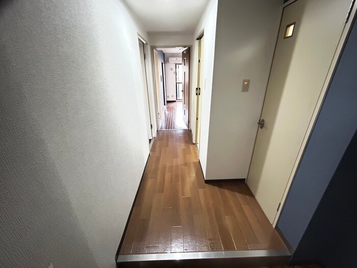 物件内観写真19　(廊下)