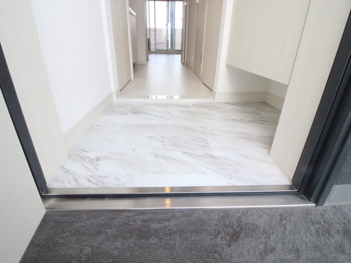 物件内観写真17　(玄関)