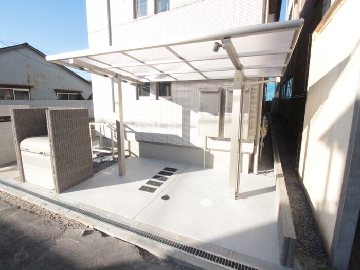 物件外観写真4　(駐輪場)