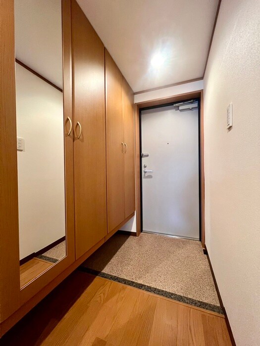 物件内観写真15　(玄関)