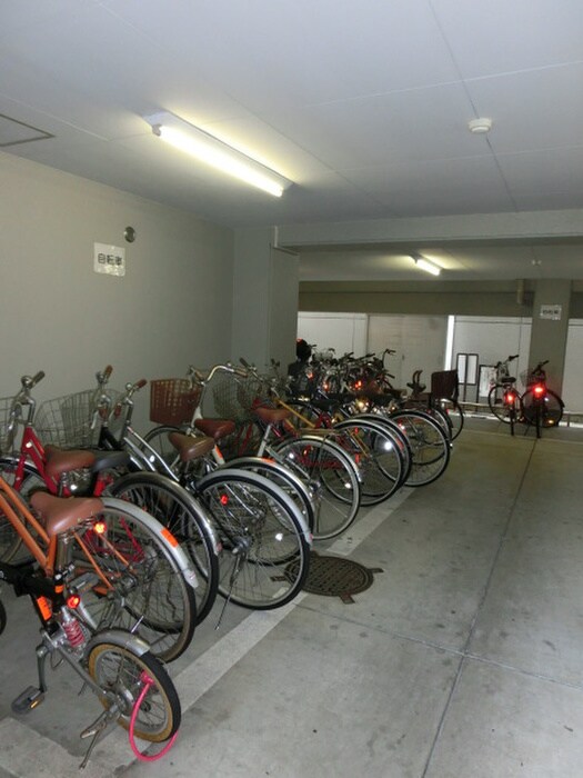 物件外観写真5　(駐輪場)