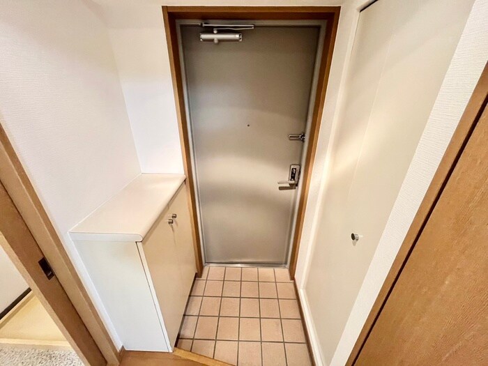物件内観写真17　(玄関)