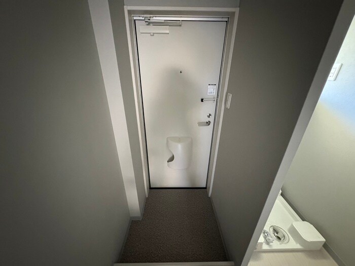 物件内観写真18　(玄関)
