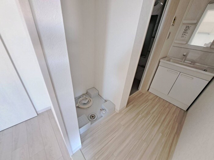 物件内観写真12　(洗濯機置場)