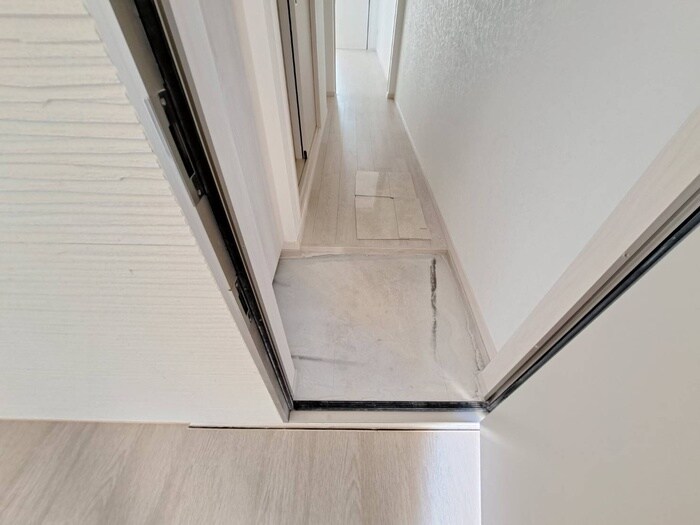 物件内観写真18　(玄関)
