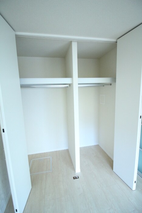 物件内観写真12　(収納)