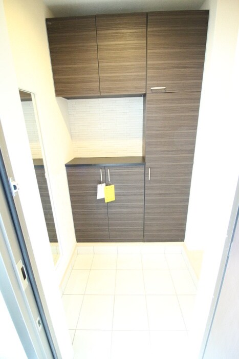 物件内観写真16　(玄関)