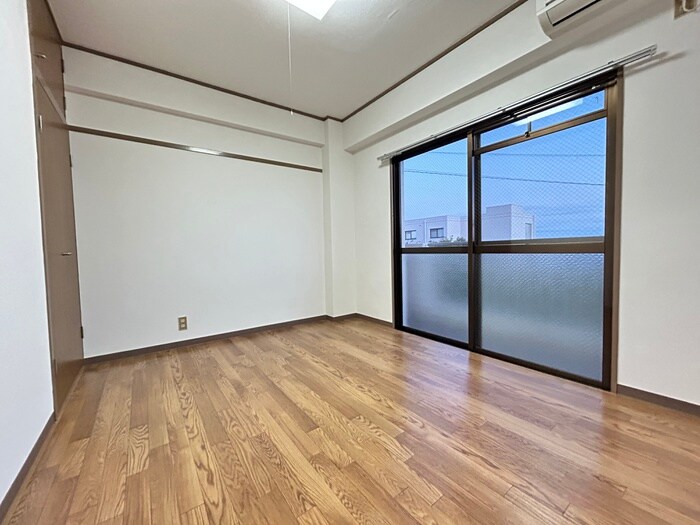 物件内観写真9　(居室)