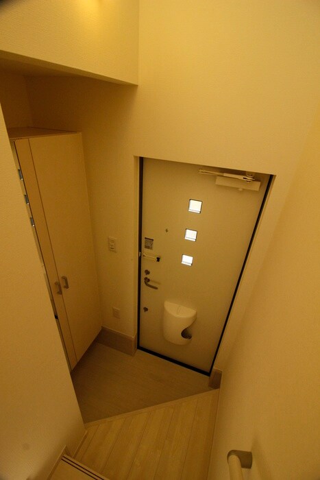 物件内観写真7　(玄関)