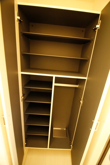 物件内観写真8　(靴箱)