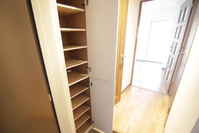 物件内観写真15　(靴箱)