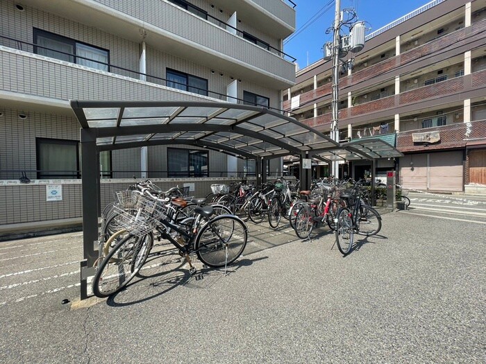 物件外観写真2　(駐輪場)