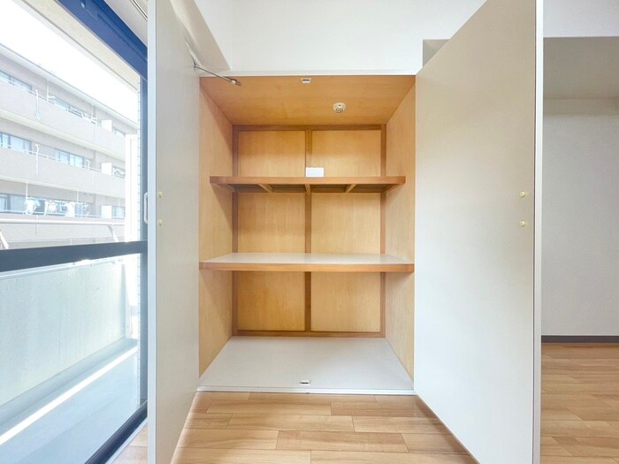 物件内観写真12　(収納)