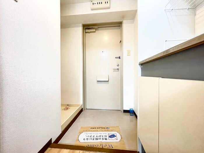 物件内観写真14　(玄関)