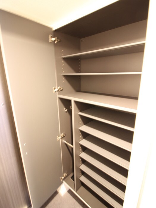 物件内観写真11　(靴箱)