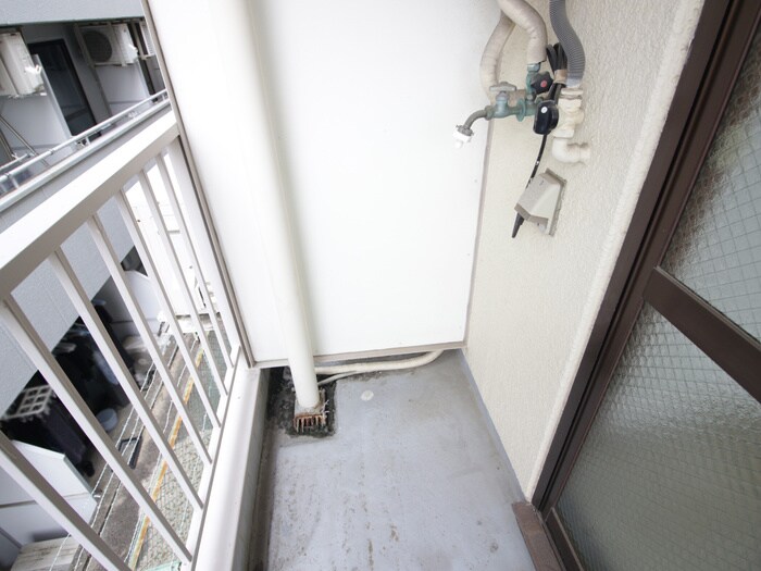 物件内観写真14　(洗濯機置場)