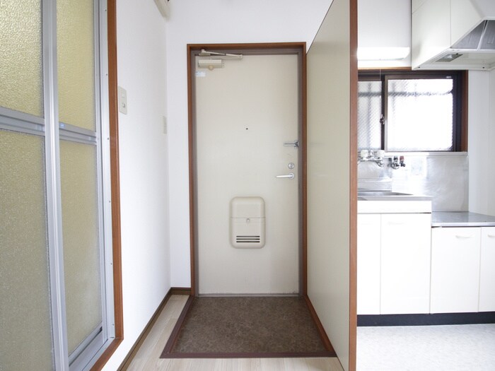 物件内観写真15　(玄関)