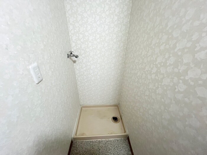 物件内観写真18　(洗濯機置場)
