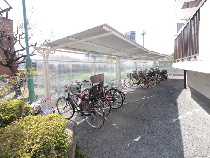 物件外観写真6　(駐輪場)