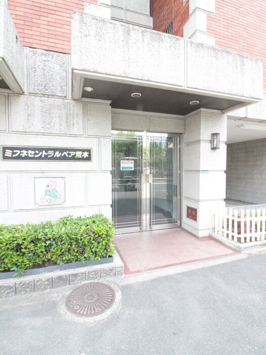 物件外観写真2　(エントランス部分)