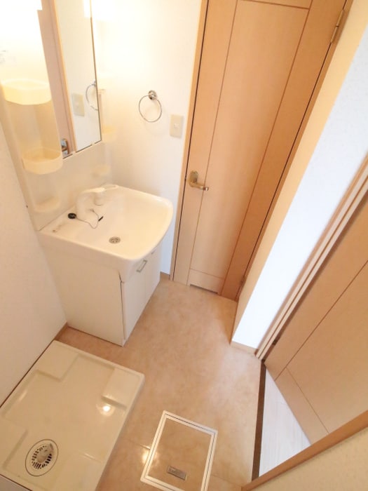 物件内観写真11　(洗濯機置場)