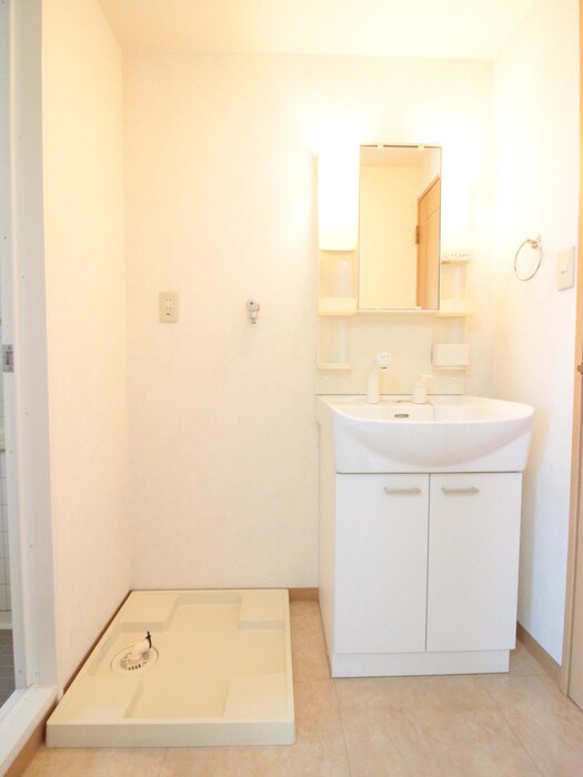 物件内観写真13　(洗濯機置場)