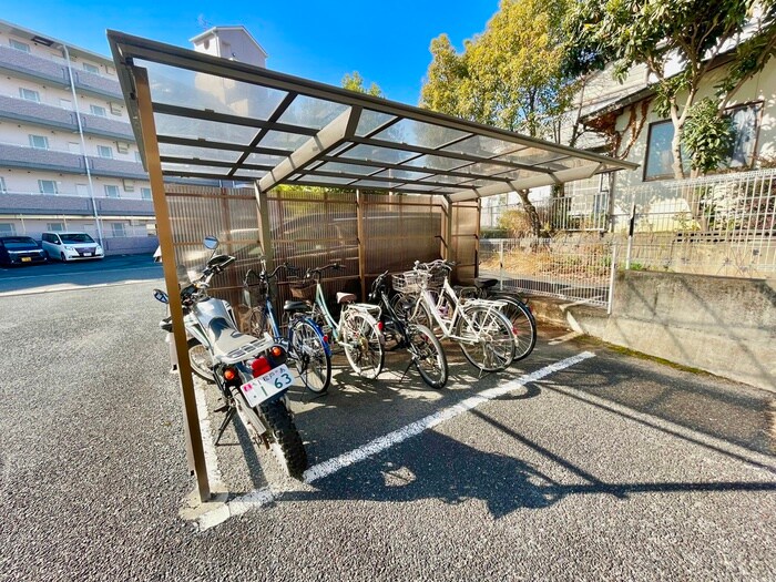 物件外観写真5　(駐輪場)