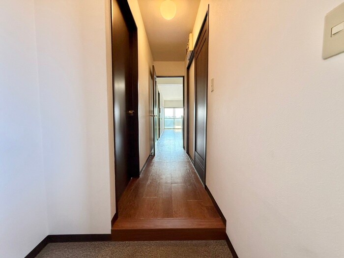 物件内観写真17　(廊下)