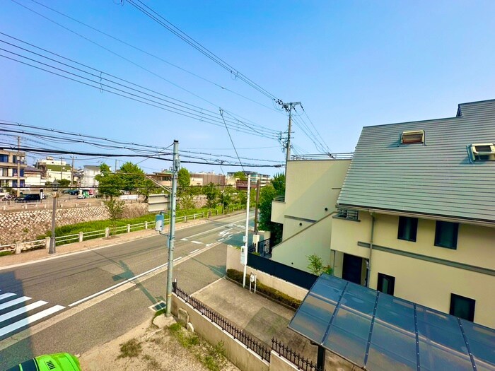 物件内観写真18　(室内からの展望)