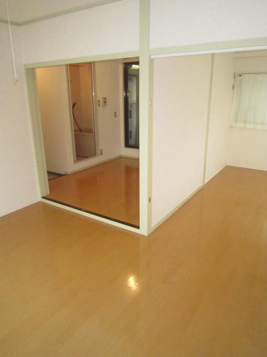 物件内観写真4　(居室)