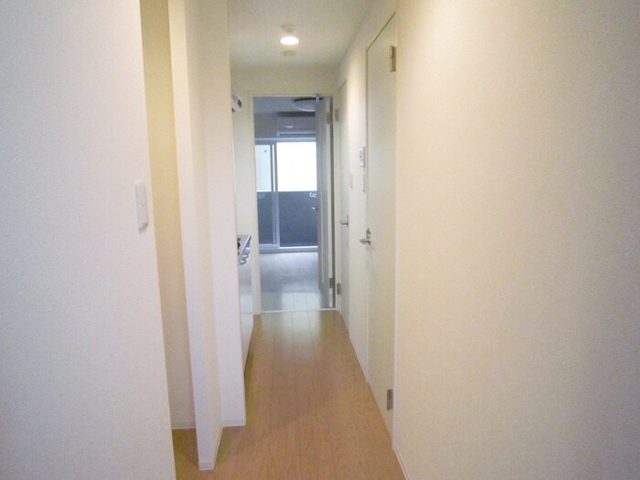 物件内観写真7　(玄関)