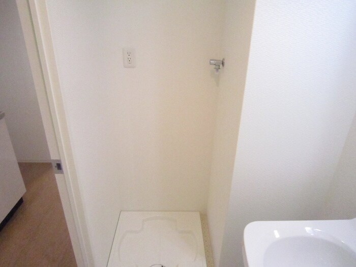 物件内観写真10　(洗濯機置場)