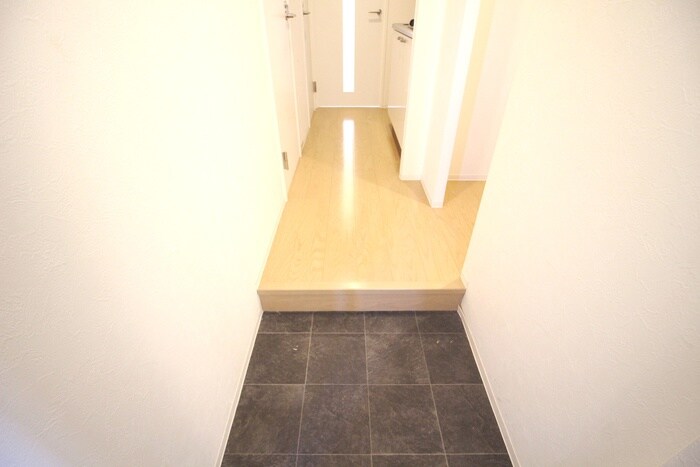 物件内観写真13　(玄関)