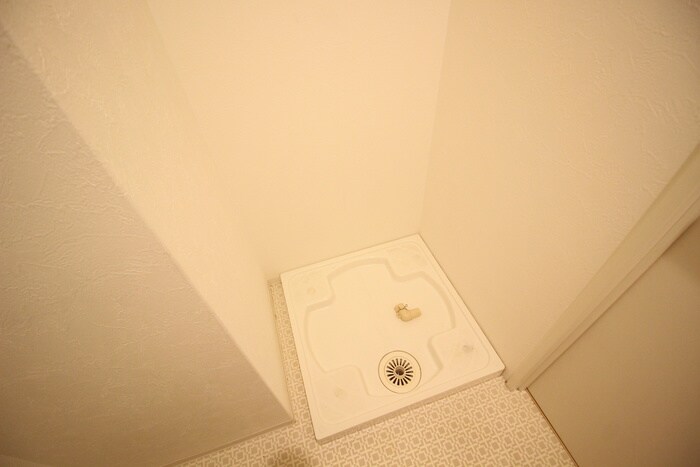 物件内観写真16　(洗濯機置場)