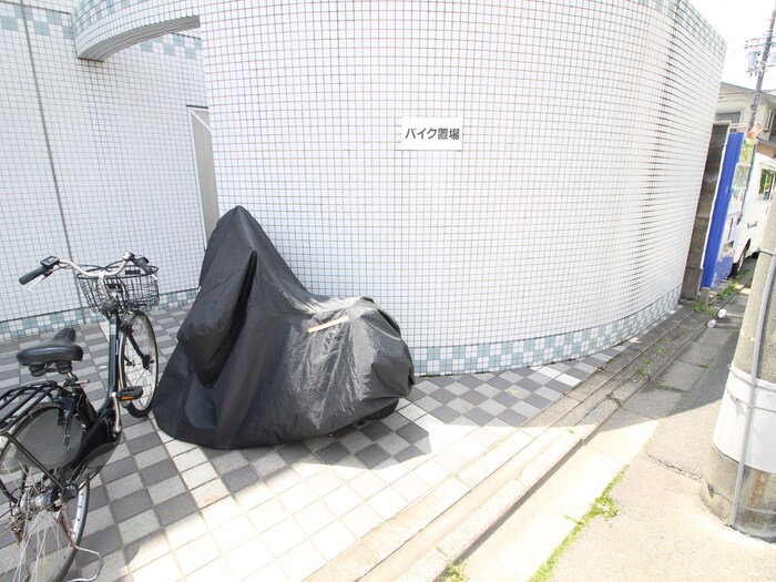 バイク置き場