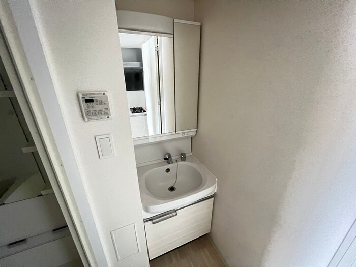 物件内観写真11　(洗面)