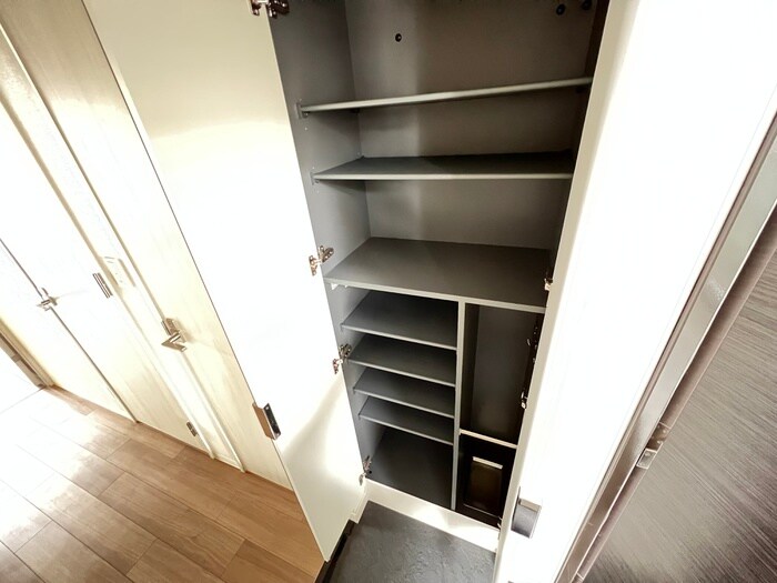 物件内観写真18　(靴箱)