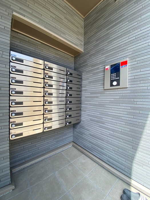 物件外観写真4　(バイク置き場)