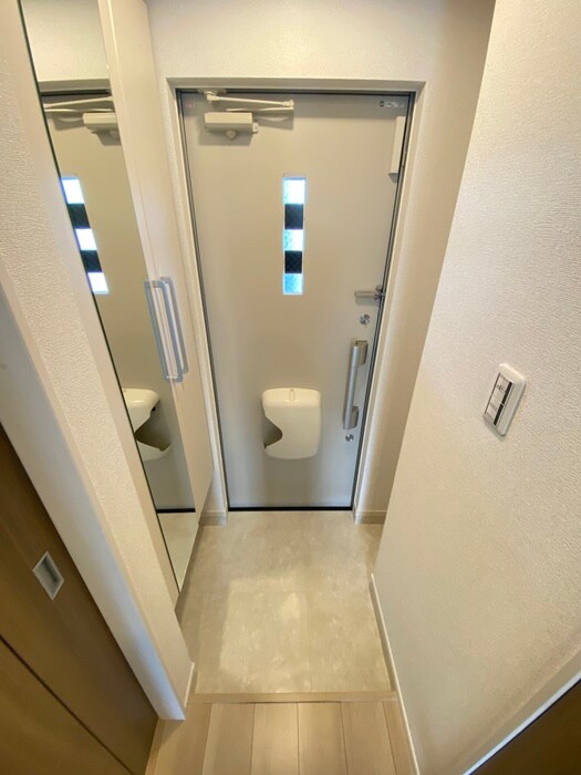 物件内観写真21　(玄関)