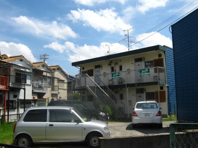 物件外観写真2　(駐車場)