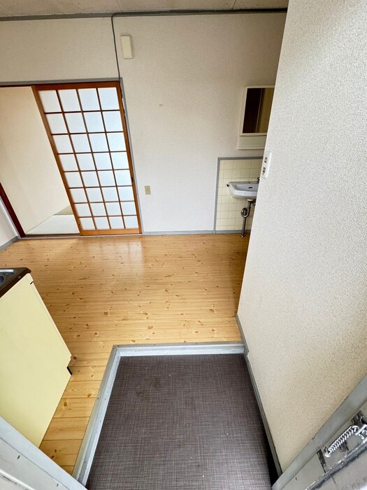 物件内観写真13　(玄関)