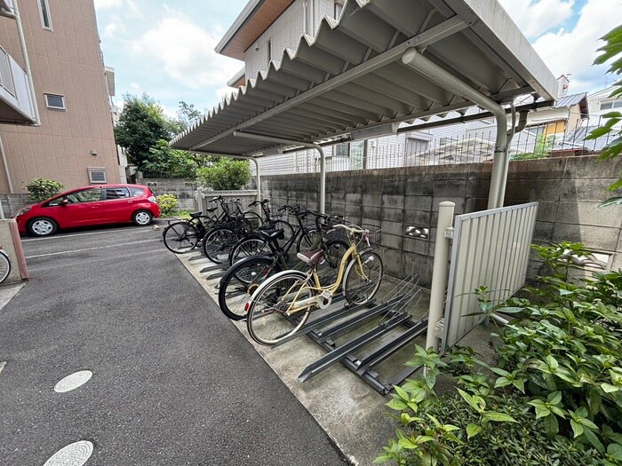 物件外観写真5　(駐輪場)