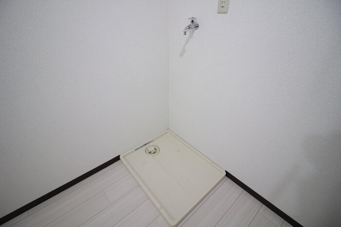 物件内観写真7　(洗濯機置場)