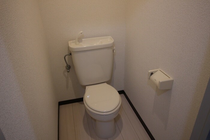 物件内観写真8　(トイレ)