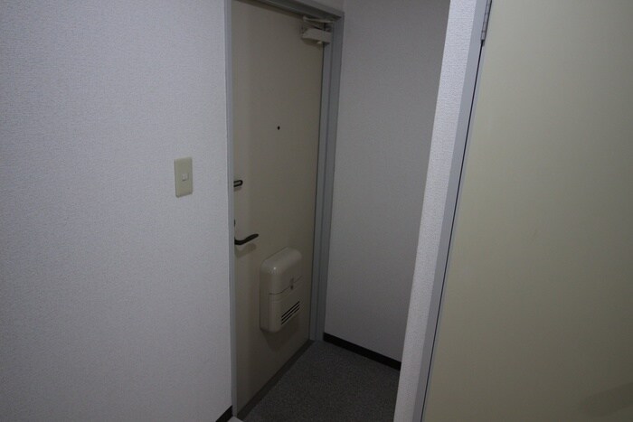 物件内観写真14　(玄関)