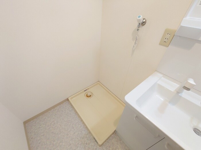 物件内観写真18　(洗濯機置場)