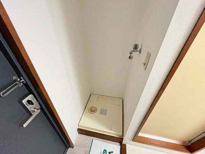 物件内観写真19　(洗濯機置場)